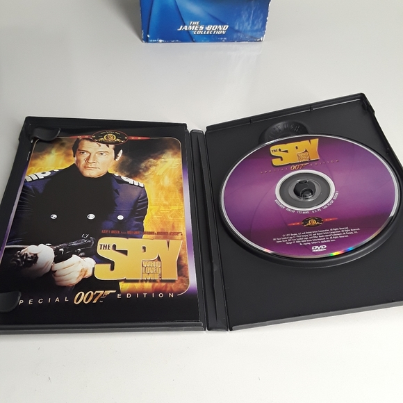 The James Bond 007 DVD Special Edition Collection (8 DVDS) - Picture 10 of 16